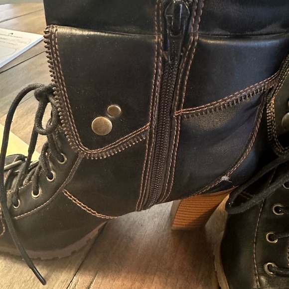 Ruff Hewn Black Ankle Boots size 9 - Picture 9 of 10